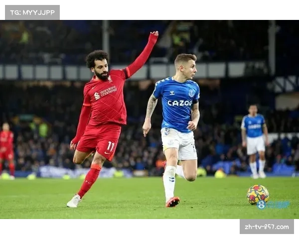 迪涅防守失位成维拉漏洞 法国左闸状态断崖式下滑